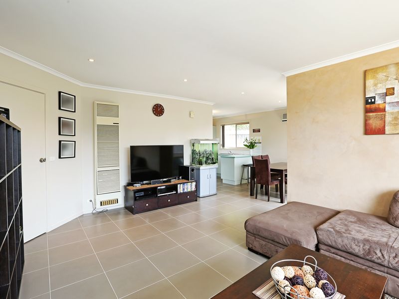 2/12 Coventry Court, GROVEDALE, VIC 3216