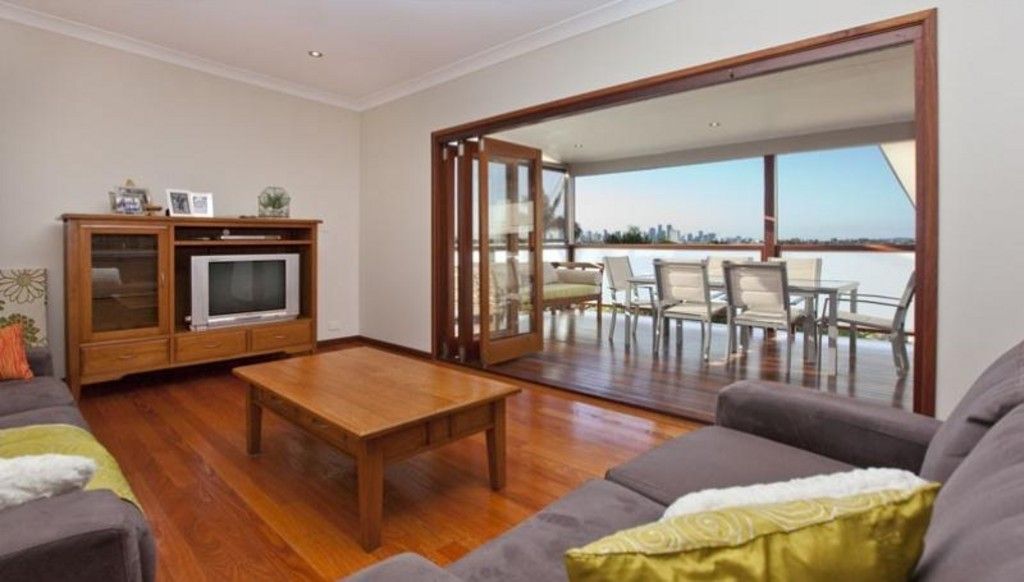 91A Peach Street, GREENSLOPES, QLD 4120