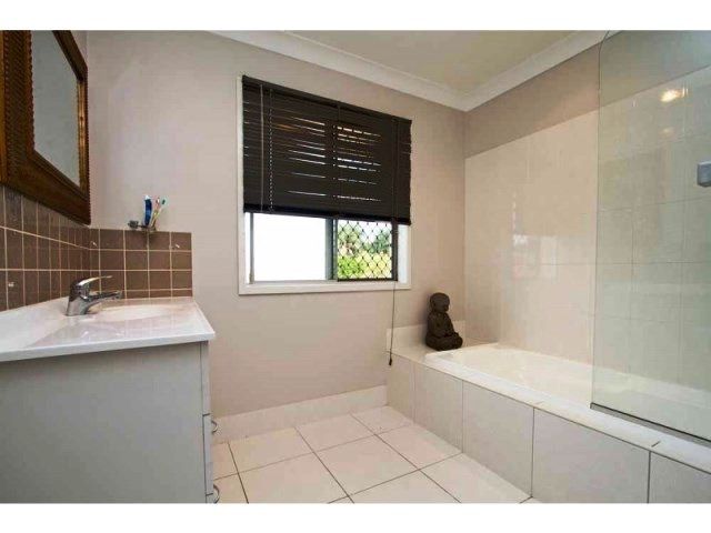14 Peatey Street, NORMAN GARDENS, QLD 4701