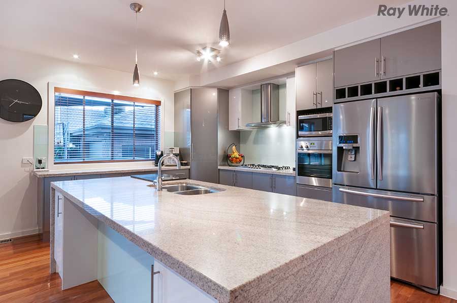 5 Marrowie Place, TAYLORS HILL, VIC 3037