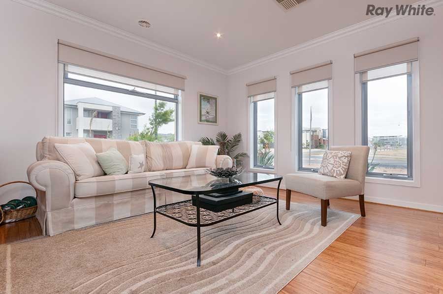 2 Brunton Avenue, CAROLINE SPRINGS, VIC 3023