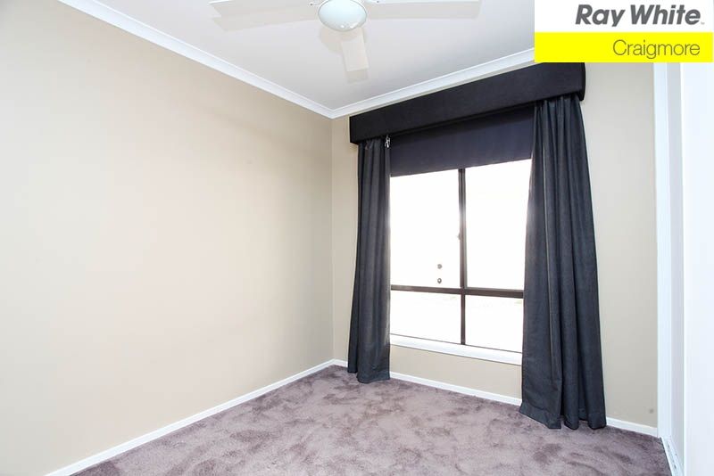 4 Eva Road, MUNNO PARA WEST, SA 5115