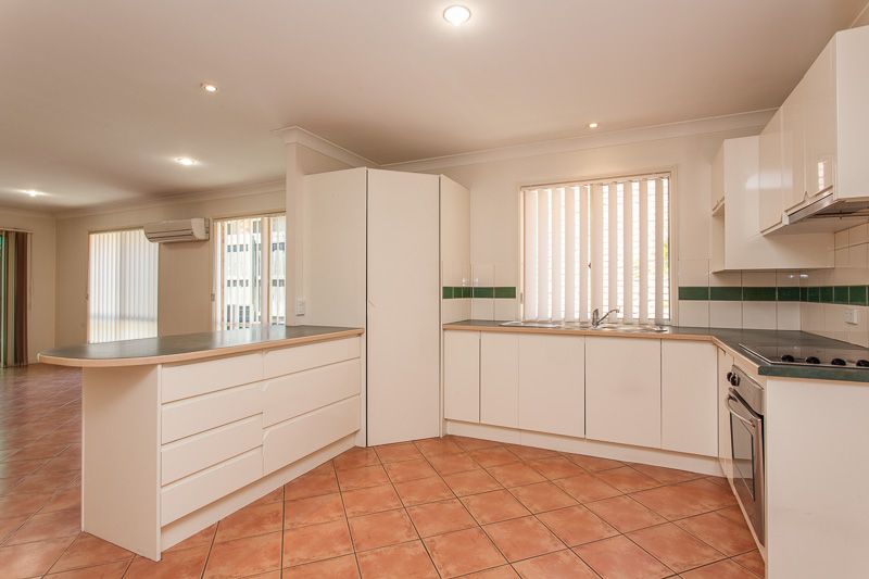 50 Leyburn Crescent, FOREST LAKE, QLD 4078