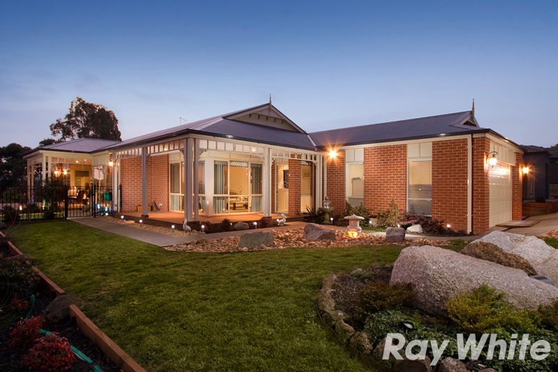5 Eliza Heights, PAKENHAM, VIC 3810