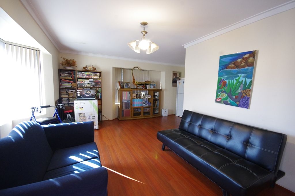11 Tinsel Place, Mirrabooka, WA 6061