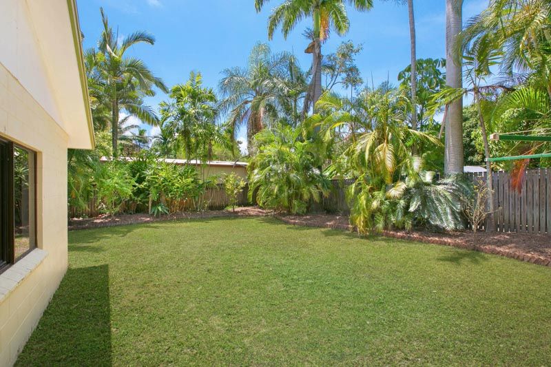 Smithfield, QLD 4878