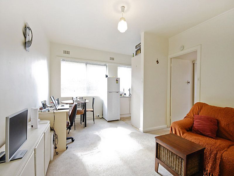 2/131 Grange Road, Carnegie, VIC 3163