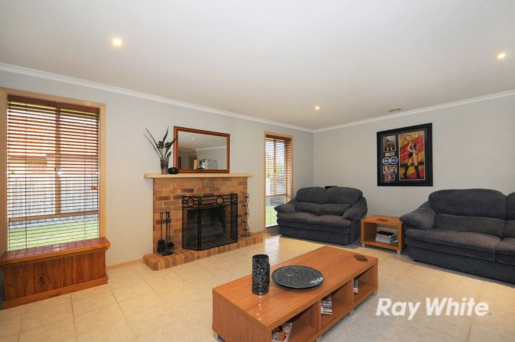 1 Pedley Way, Lynbrook, VIC 3975