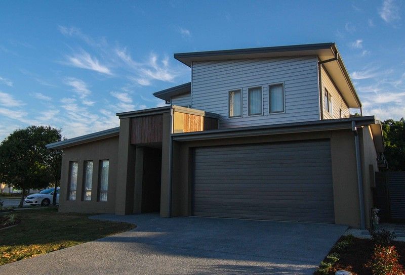 2/2 Compass Drive, BIGGERA WATERS, QLD 4216
