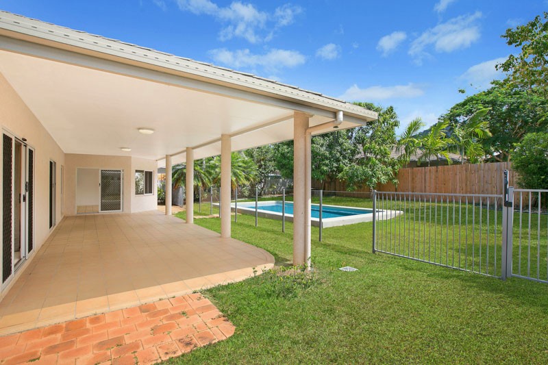Kewarra Beach, QLD 4879