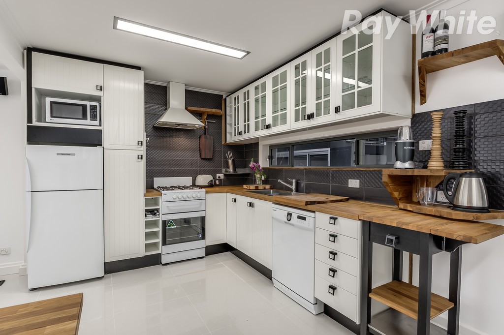 22 Eagle Avenue, Kingsbury, VIC 3083
