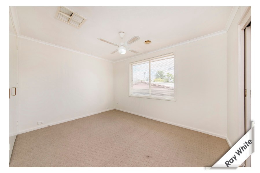 2 Clubbe Crescent, Macgregor, ACT 2615