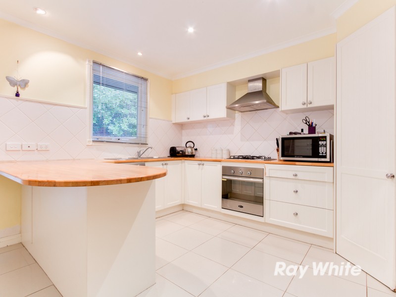 33 Norma Crescent South, KNOXFIELD, VIC 3180