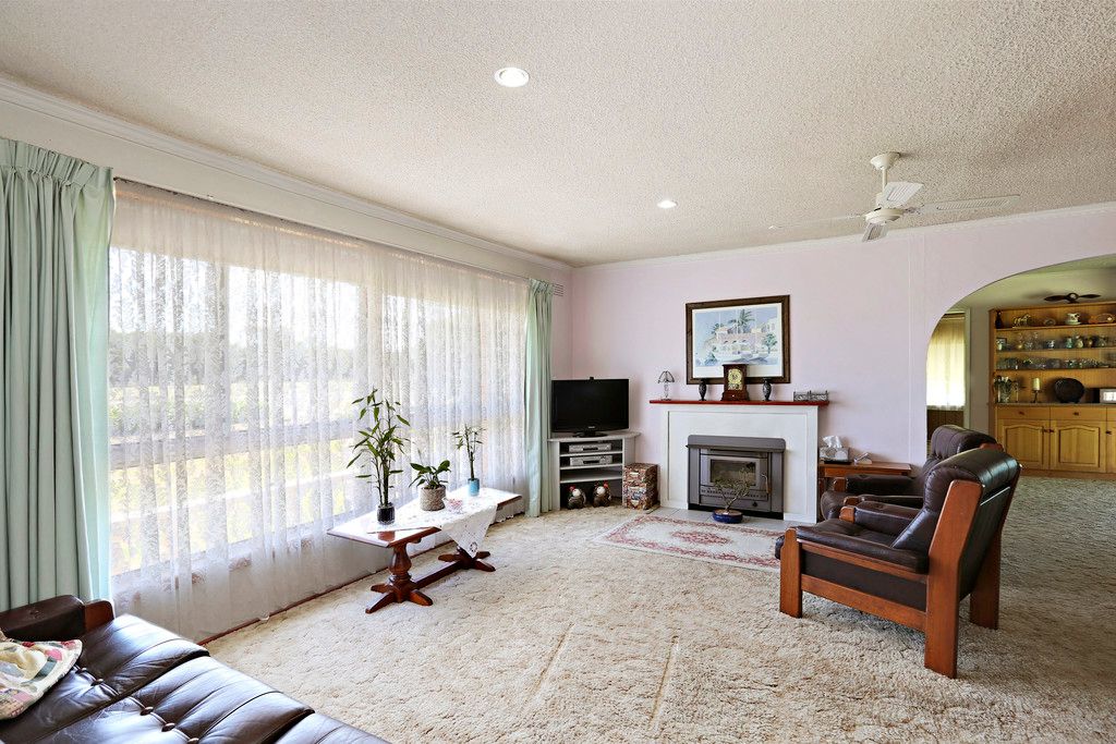 105 Lovely Banks Road, Lovely Banks, VIC 3221
