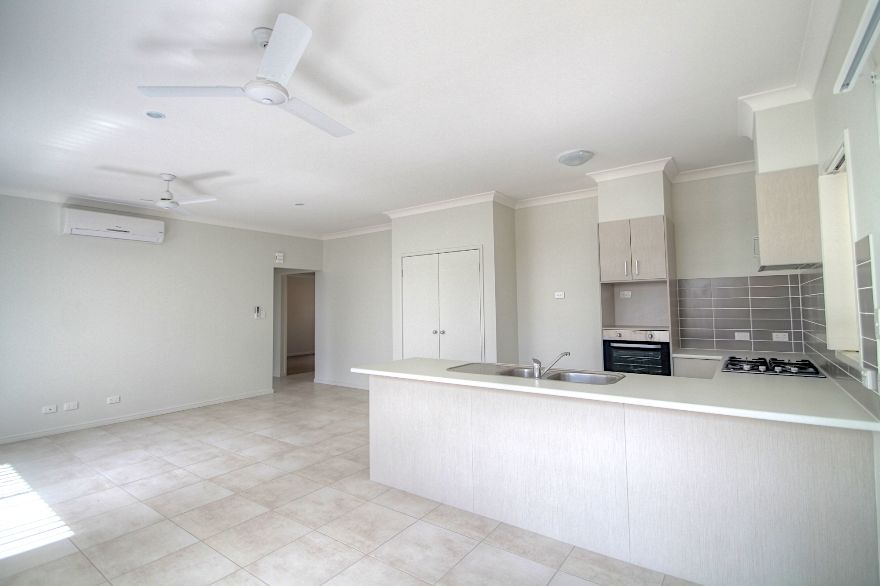 9 Kowari Street, DEEBING HEIGHTS, QLD 4306