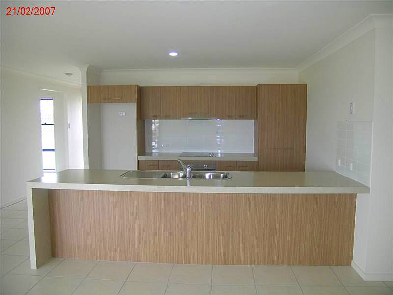 RACEVIEW, QLD 4305
