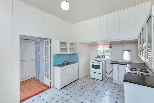 6 George Street, Blackstone, QLD 4304
