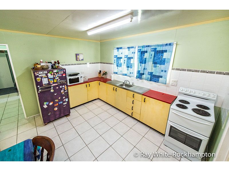 8 Hammond Street, Kawana, QLD 4701