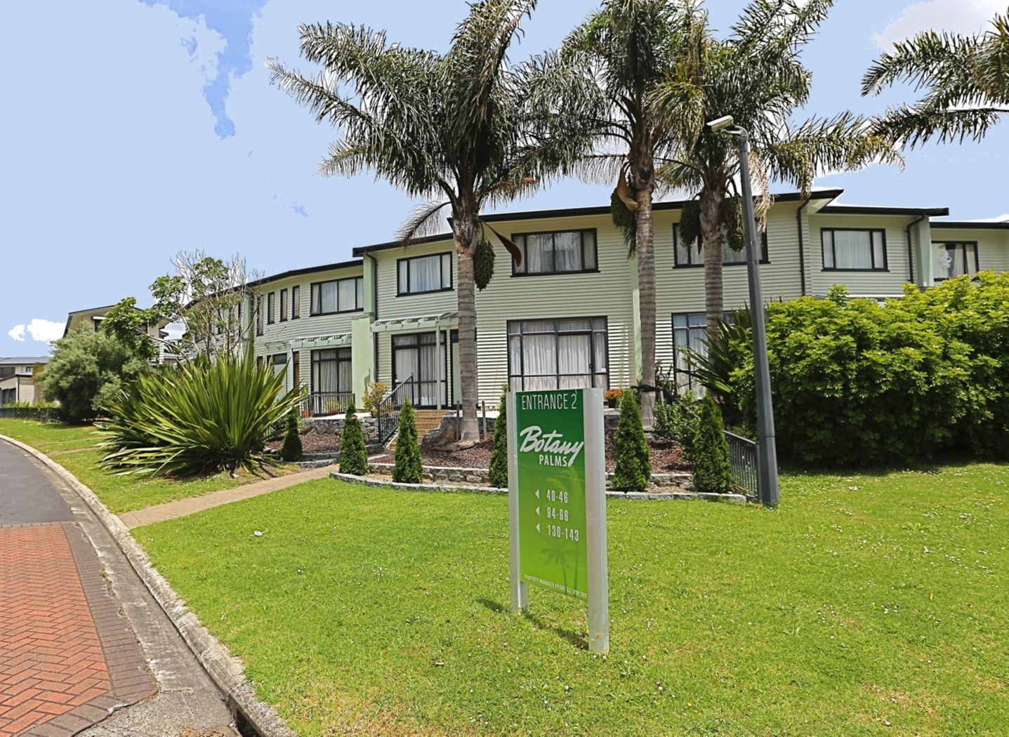 95/2 Armoy Drive, Botany Downs, Manukau City