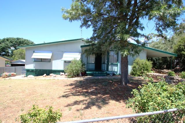 1 Wien Smith Avenue, Clare, SA 5453