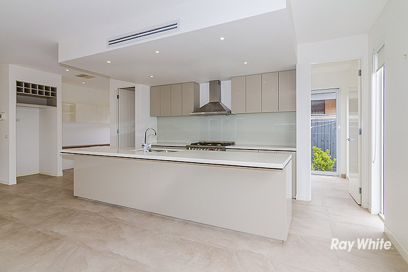23 Crepe Avenue, Cranbourne West, VIC 3977