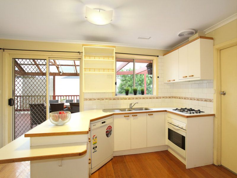 2 Cronin Court, Cheltenham, VIC 3192