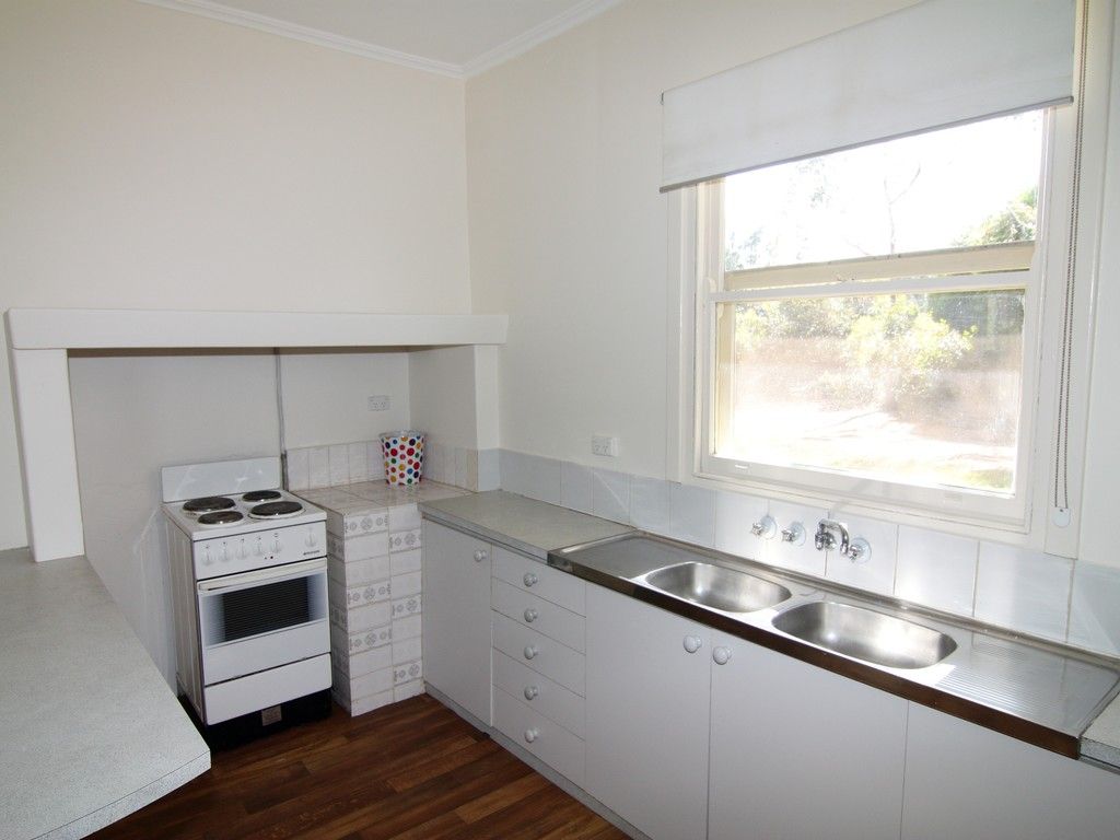 63 Fairweather Avenue, LOXTON, SA 5333