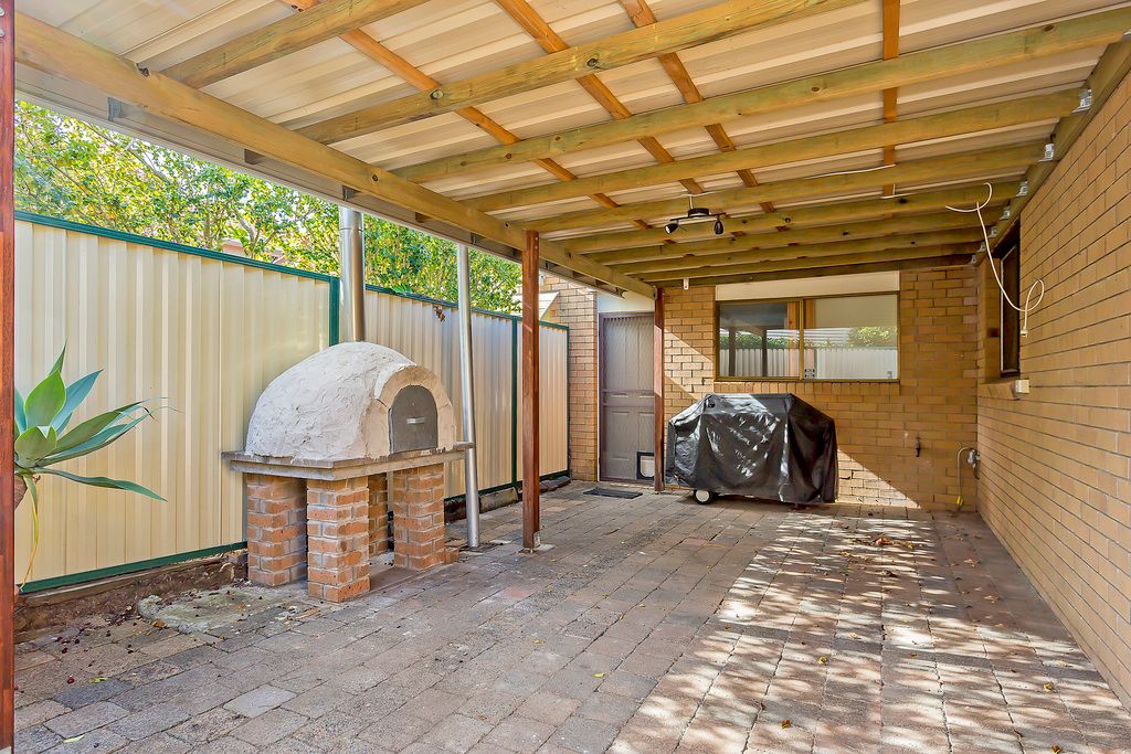 1/211 Government Road, LABRADOR, QLD 4215