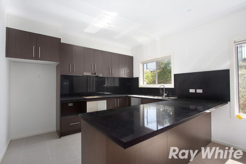 1 Carey Crescent, Pakenham, VIC 3810