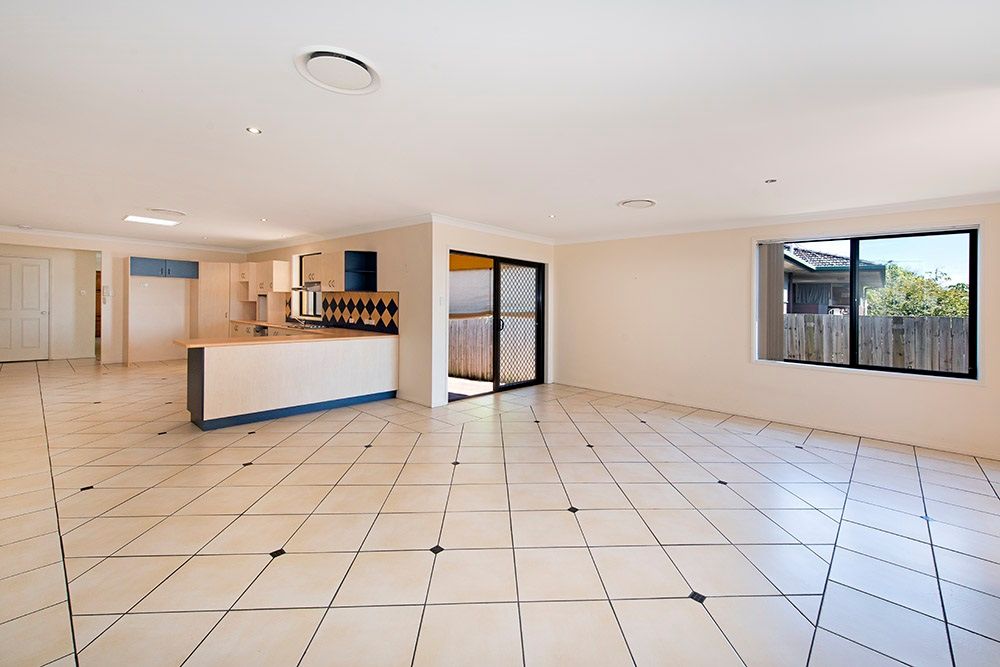 302 Richmond Road, CANNON HILL, QLD 4170