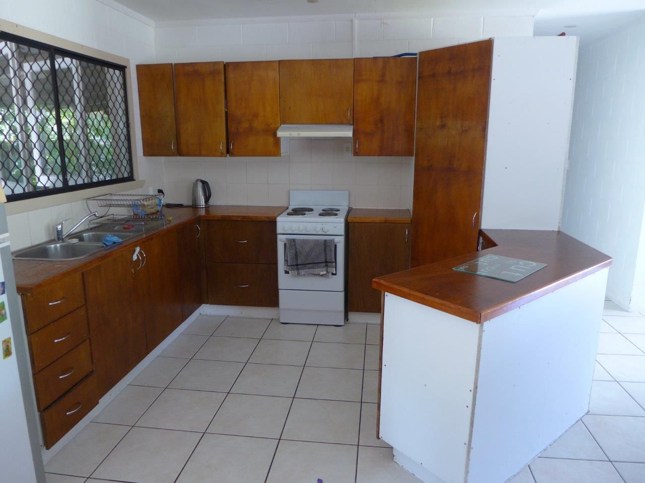 96 - 98 Swallow Street, MOOROOBOOL, QLD 4870