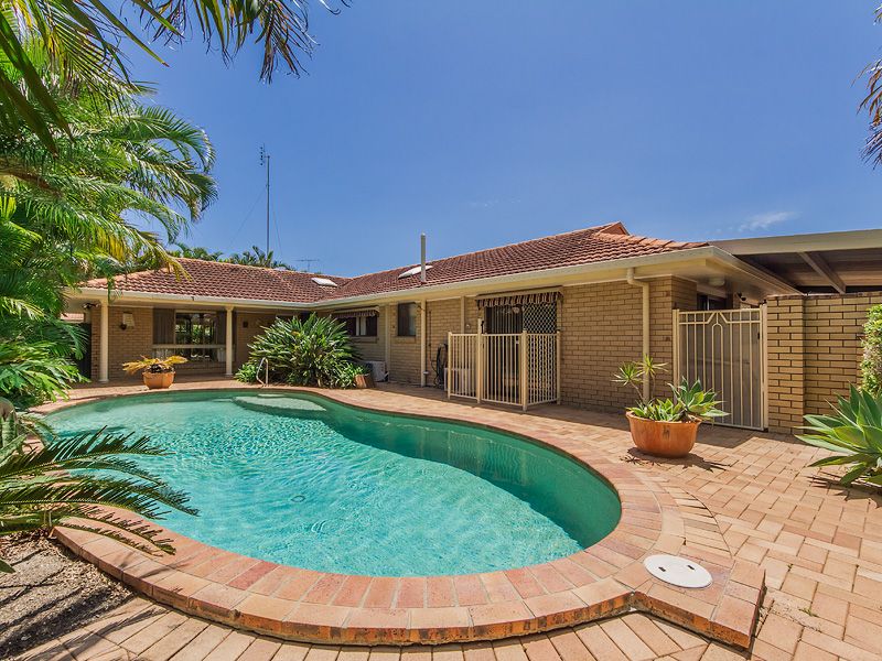 31 Manakin Avenue, Burleigh Waters QLD 4220