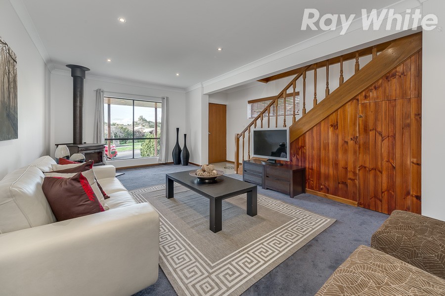 40 McLaughlin Crescent, MILL PARK, VIC 3082