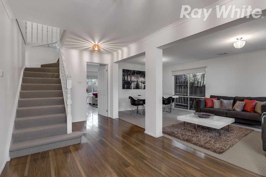 13 Mt Cooper Drive, BUNDOORA, VIC 3083