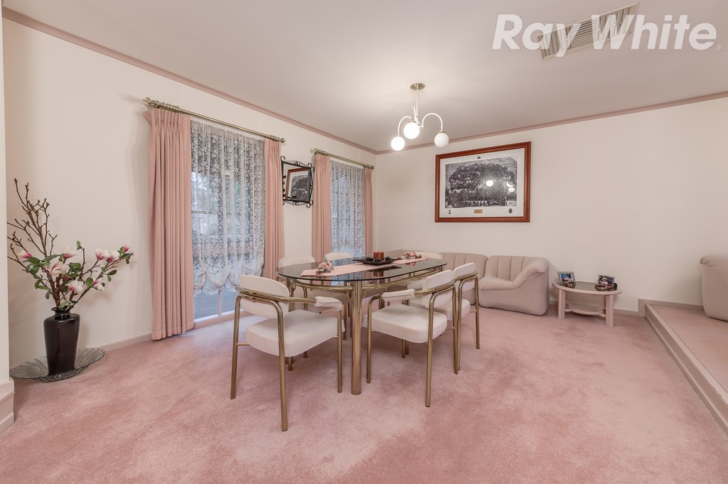7 Leichardt Court, MILL PARK, VIC 3082