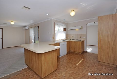 18 Sieben Close, Mill Park, VIC 3082