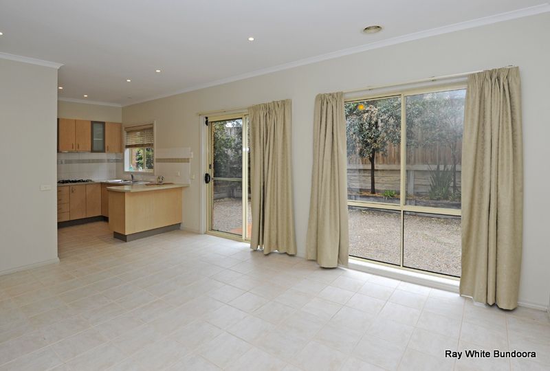 2/2 Crepe Myrtle Crescent, South Morang, VIC 3752