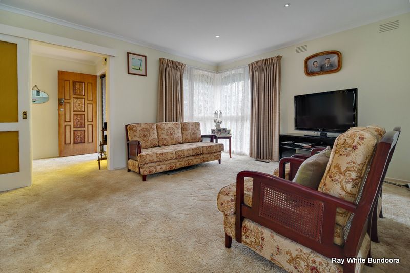 42 Lauder Drive, BUNDOORA, VIC 3083
