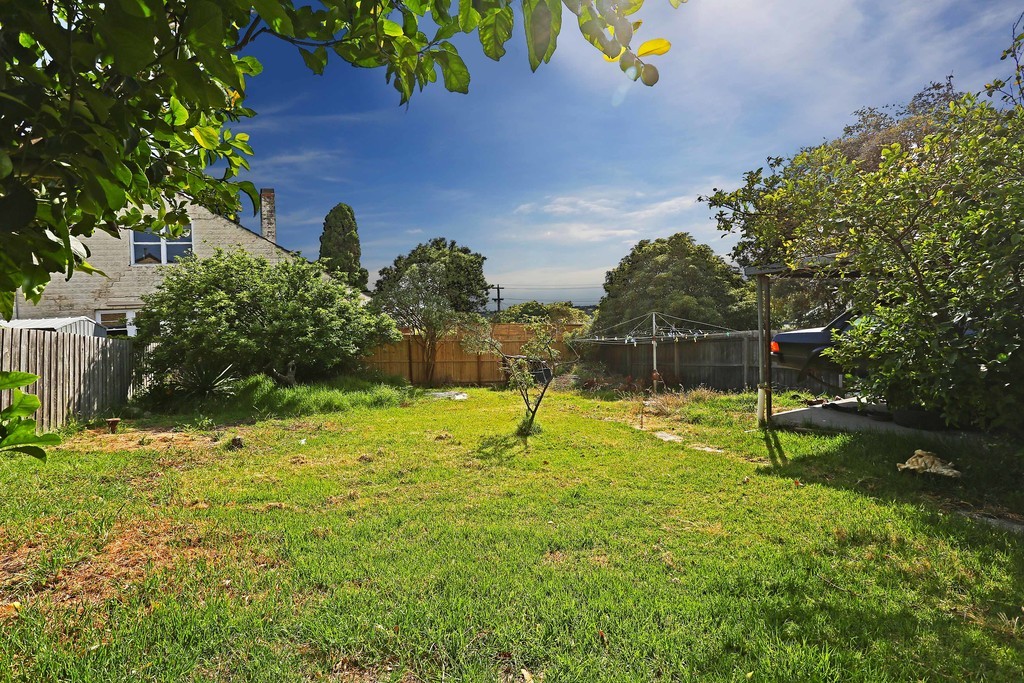 2 Regent Street, Belmont, VIC 3216