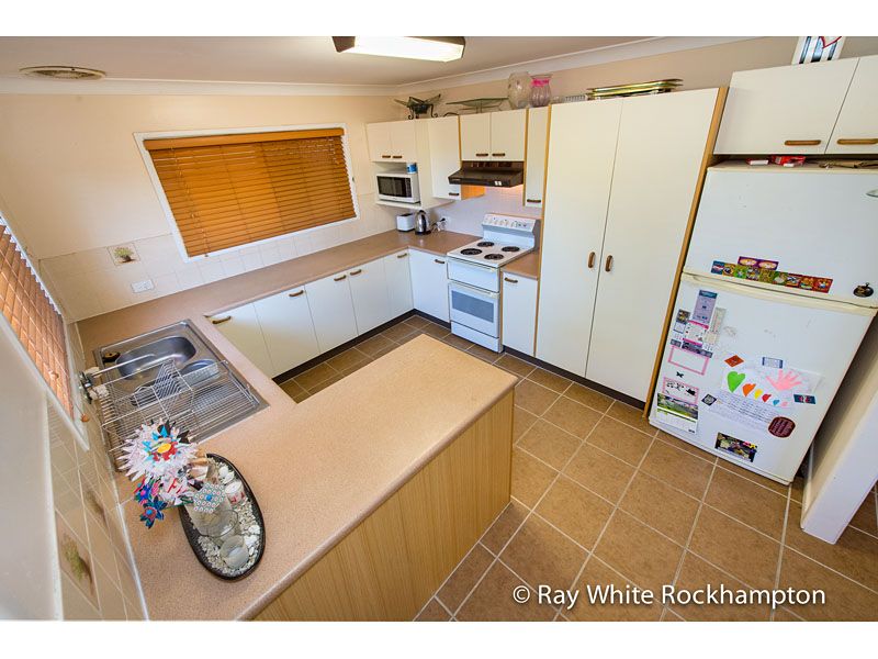 35 Locke Street, Kawana, QLD 4701