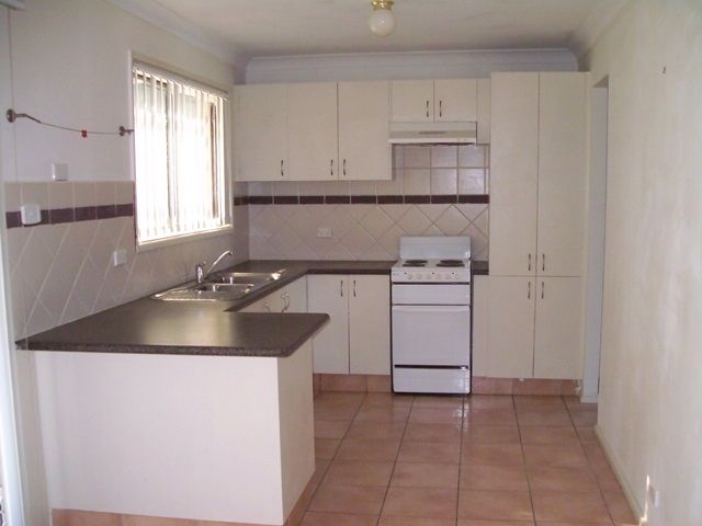 28 Macintyre Crescent, RUSE, NSW 2560