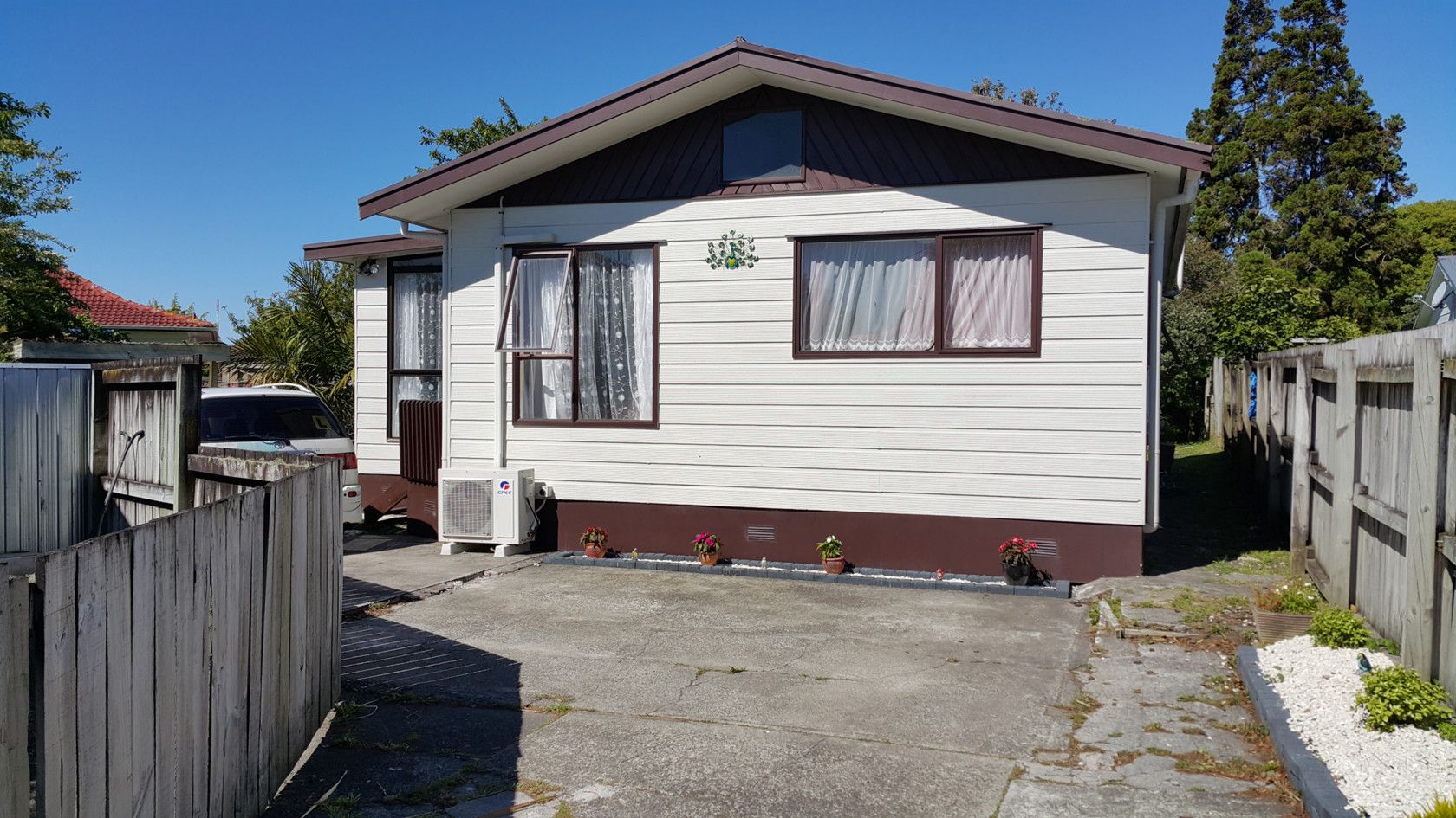 9A Harry Ward Place, Henderson, Waitakere City
