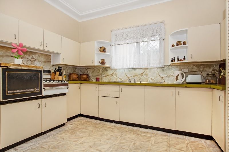 20 Vineyard Avenue, SMITHFIELD, NSW 2164