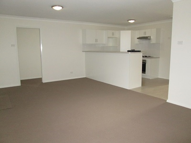 2/16 Sapphire Drive, Rutherford, NSW 2320