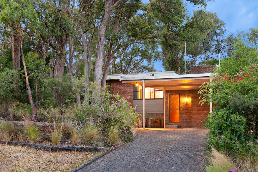 10 Hale Avenue, Mount Clear, VIC 3350
