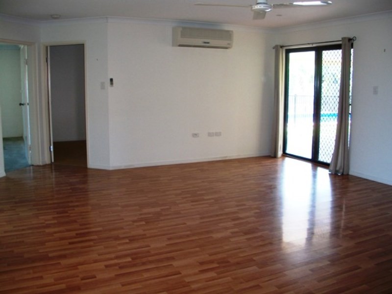 8 Nagle Drive, NORMAN GARDENS, QLD 4701