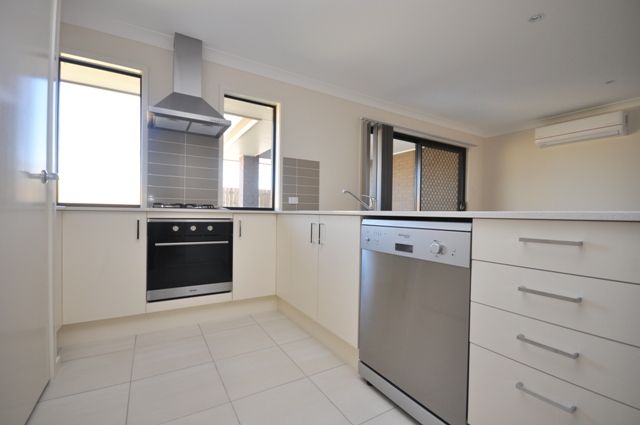 28 Capricorn Circuit, North Lakes, QLD 4509