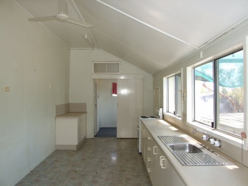1 Railway Parade, Ilfracombe, QLD 4727