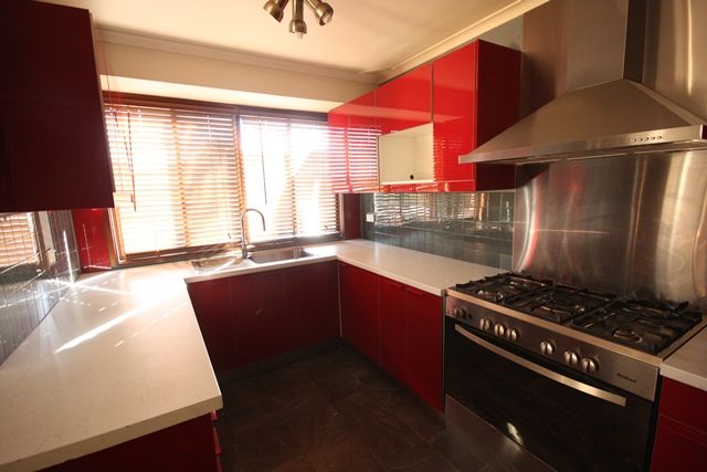 10 Caliban Place, Rosemeadow, NSW 2560