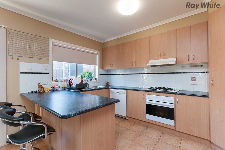 2/35 Pecks Road, Sydenham, VIC 3037